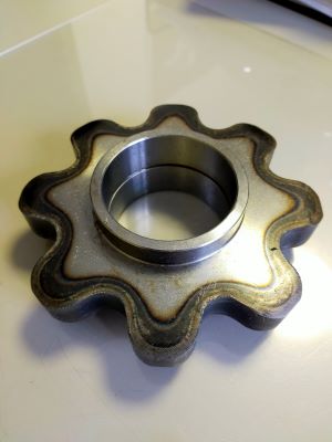 napinacz z-8 do podłogi ropa - arma Koło łańcuchowe napinacz z-8 pasujący do kombajnów Ropa, zaprojektowane do pracy w trudnych warunkach polowych.